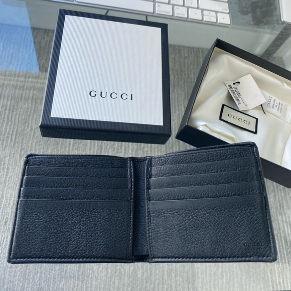 Authentic Gucci Logo 8 Card Bifold Wallet - Picture 6 of 11